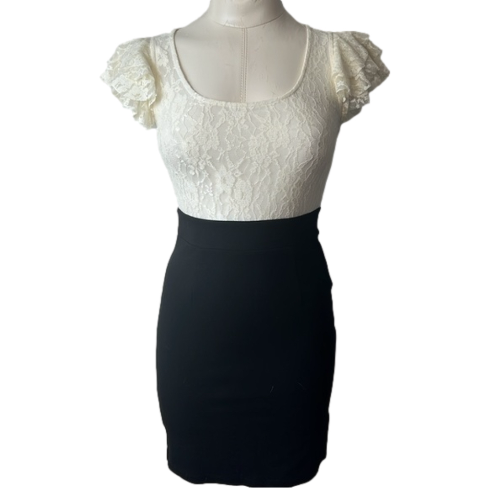 Women’s black and white bodycon dress